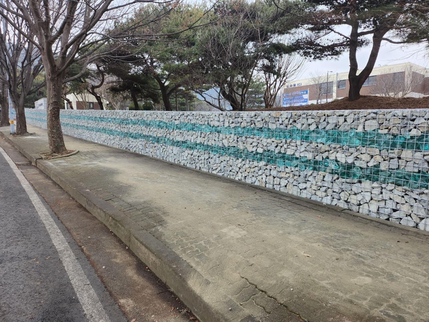개비온 철망 조경 시공사례, 학교 담장